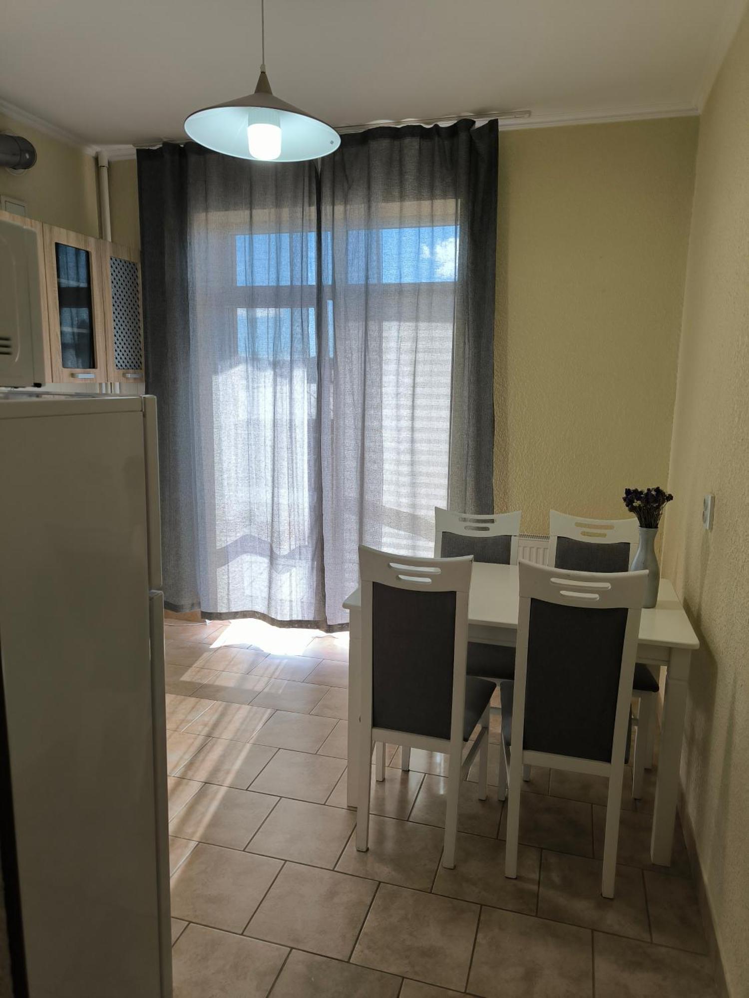Apartments Domovik Parkaniya, 2A Moekatsjeve Buitenkant foto