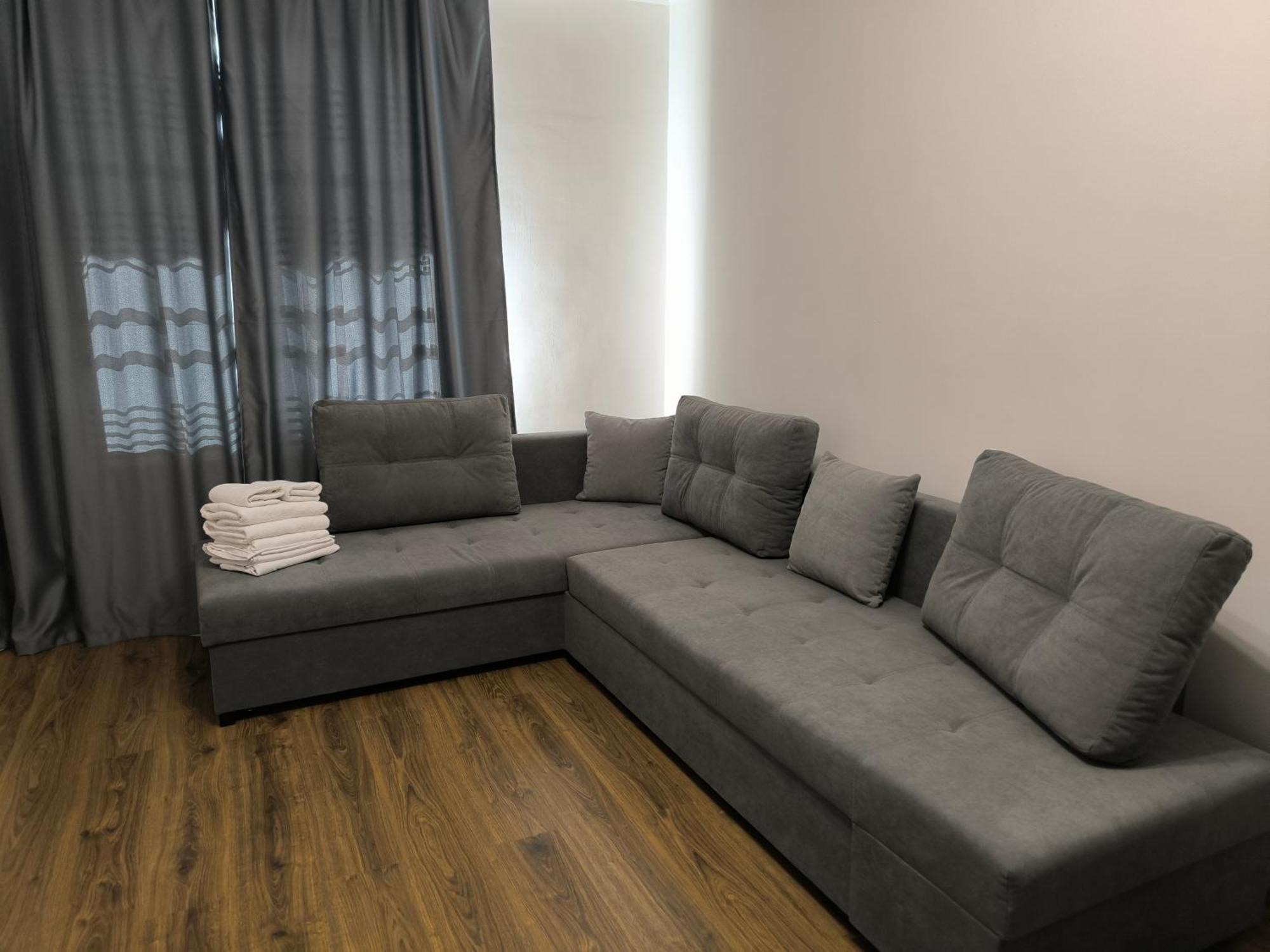 Apartments Domovik Parkaniya, 2A Moekatsjeve Buitenkant foto