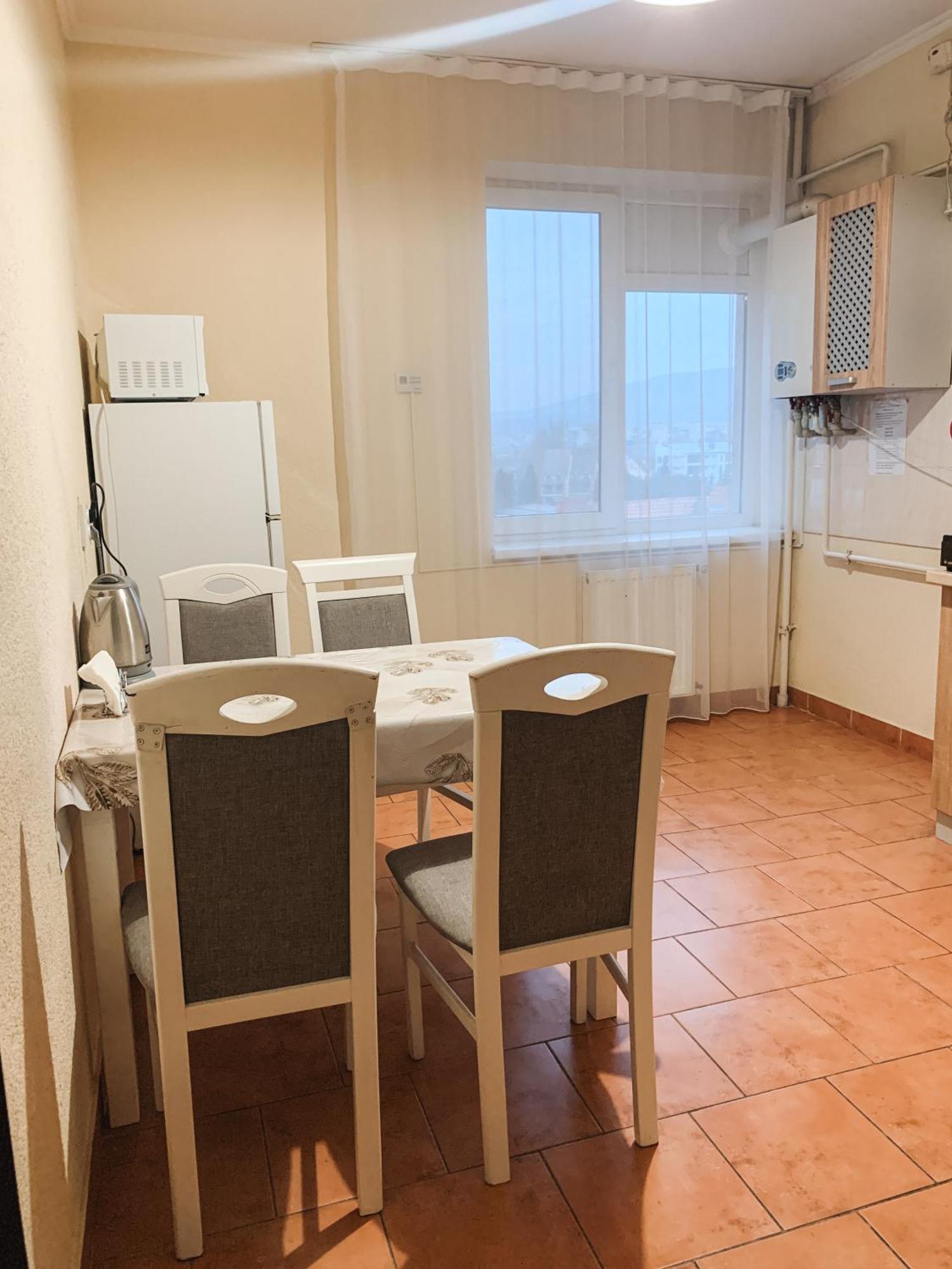 Apartments Domovik Parkaniya, 2A Moekatsjeve Buitenkant foto