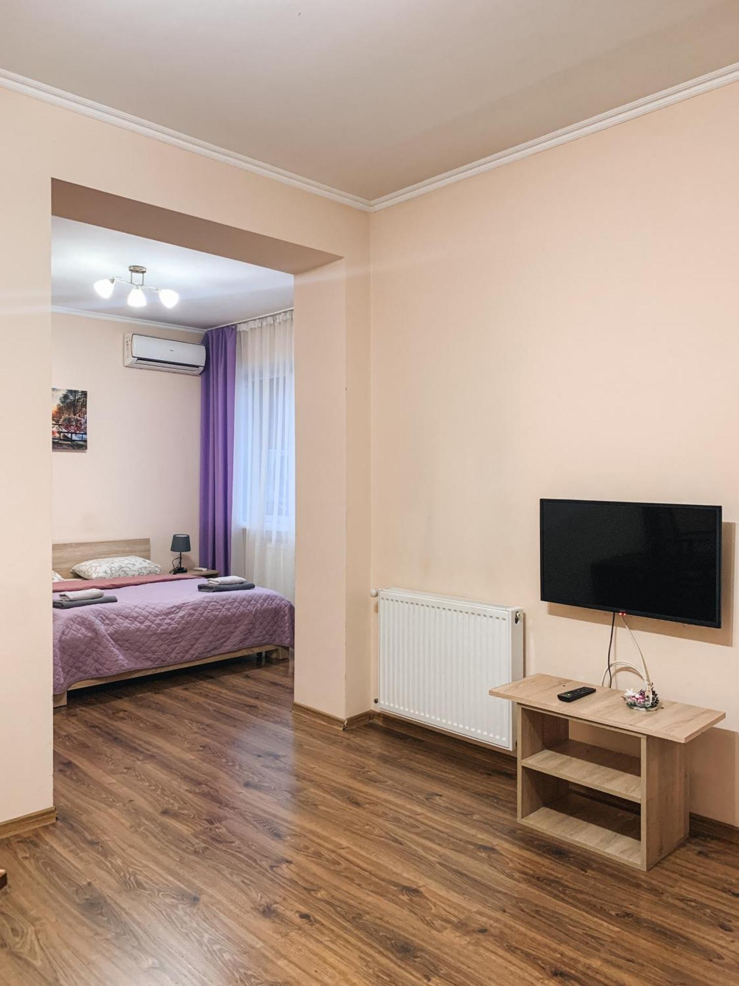Apartments Domovik Parkaniya, 2A Moekatsjeve Buitenkant foto