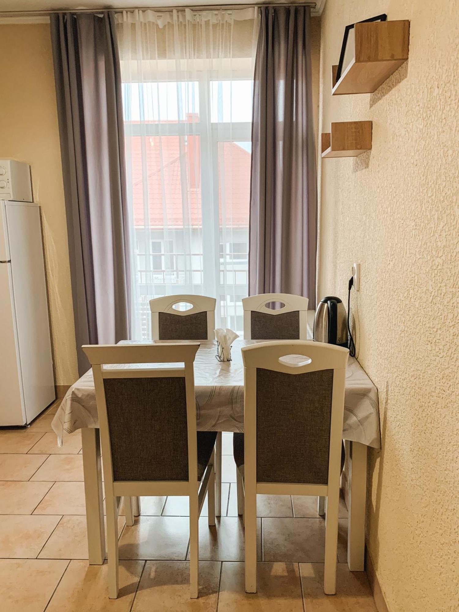 Apartments Domovik Parkaniya, 2A Moekatsjeve Buitenkant foto